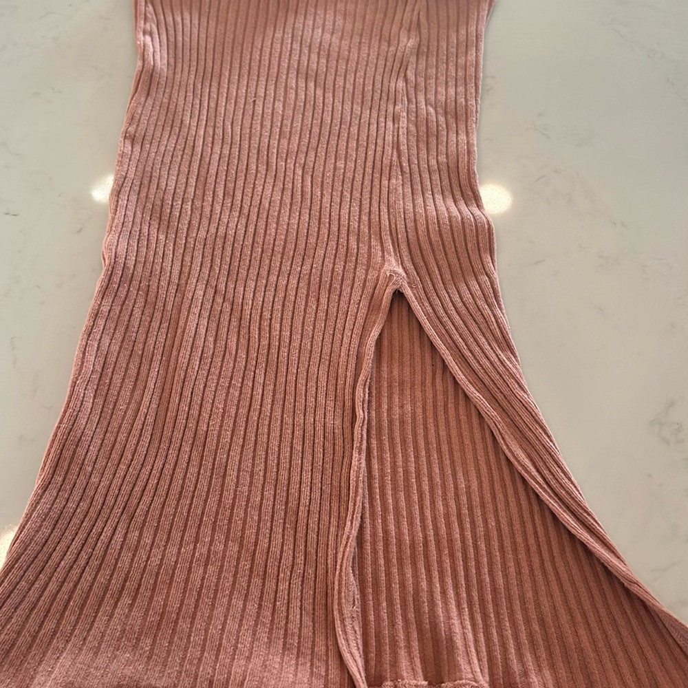 Ribbed Pink Knit Skirt